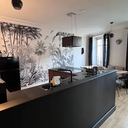 De Caractere Apartment *