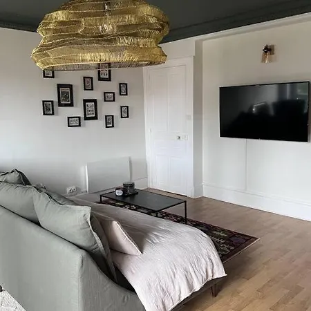 De Caractere Apartment *
